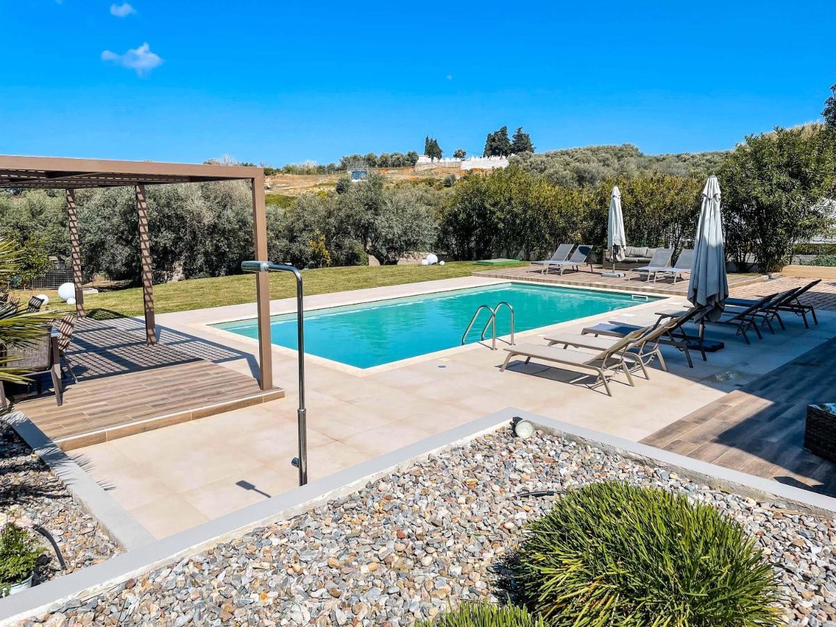 Villa Aelia I Modern & Ideal For Large Groups Galatas  Экстерьер фото