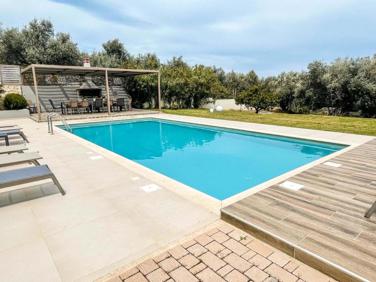 Villa Aelia I Modern & Ideal For Large Groups Galatas  Экстерьер фото