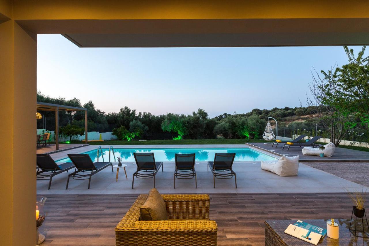 Villa Aelia I Modern & Ideal For Large Groups Galatas  Экстерьер фото